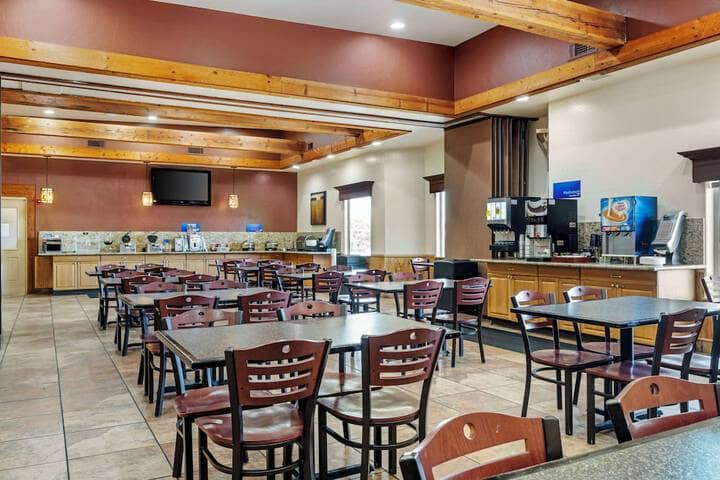 Breakfast area